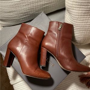 Ann Taylor Tallulah Leather Bootie in Modern Saddle size 6.5